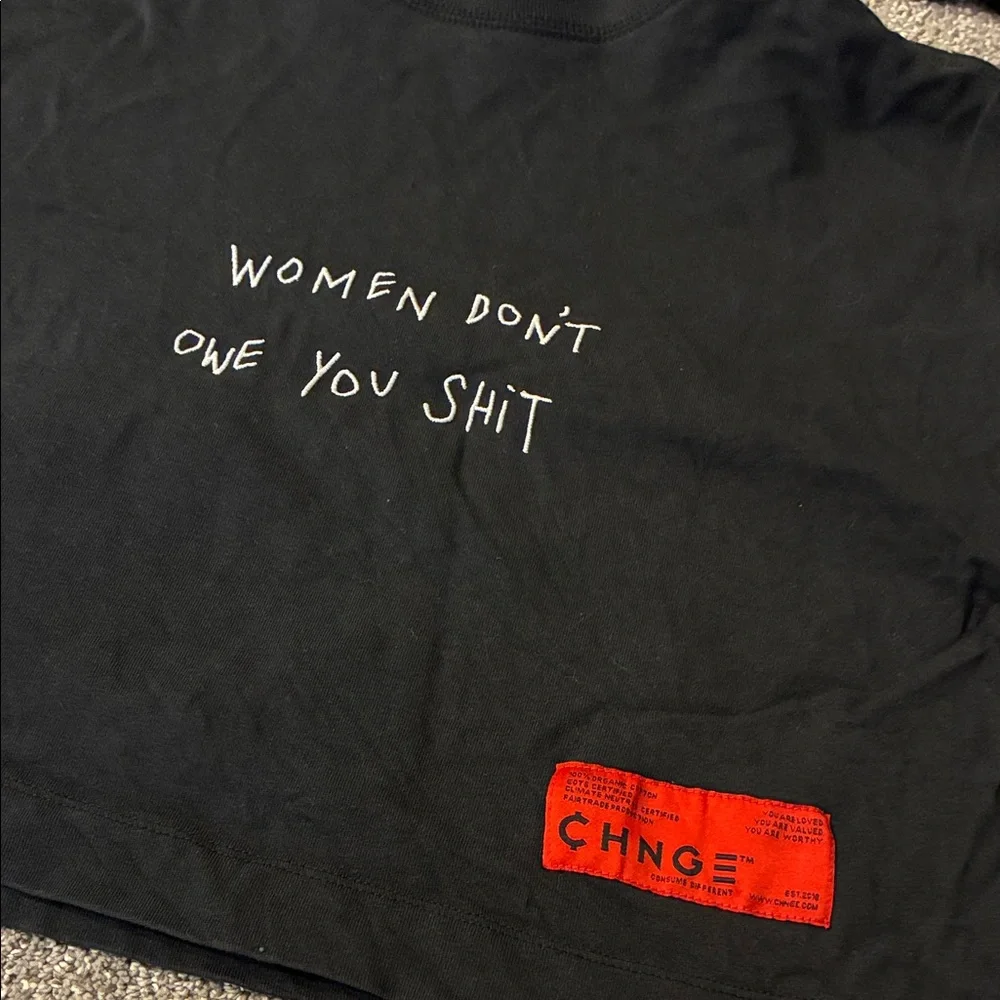 CHNGE Womens Black Graphic Crop Tank & Tee Set - Picture 2 of 8